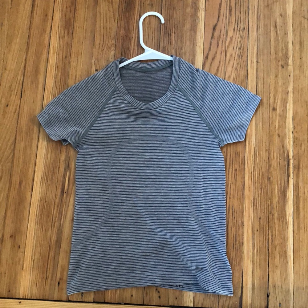 Swiftly Tech Short Sleeve Shirt 2.0 
Race Length
